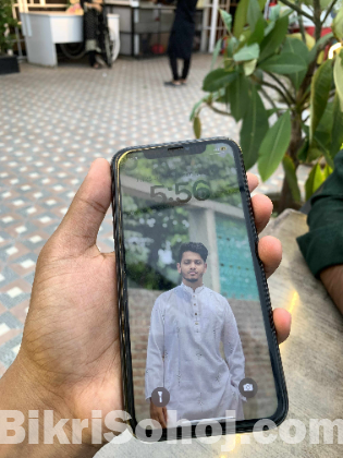 I phone 11(128)